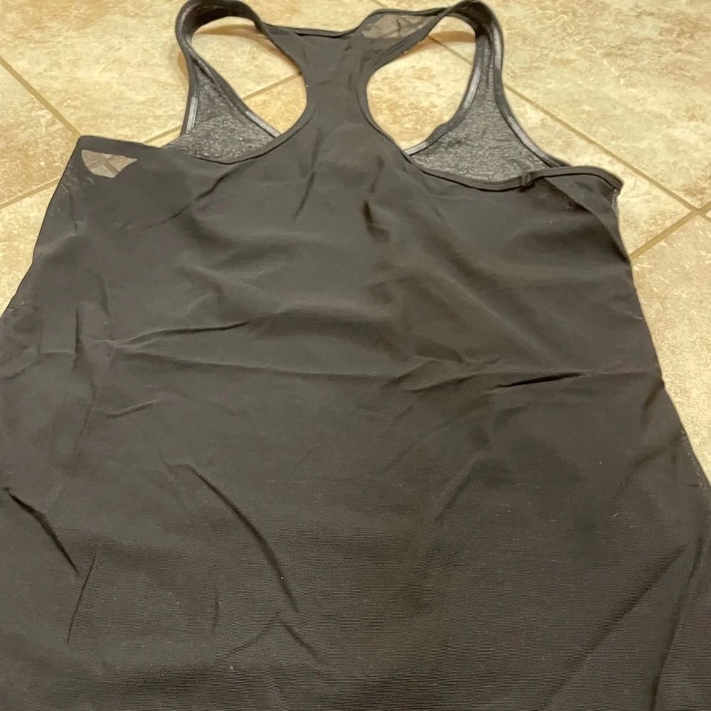 Lulu lemon - Picture 2 of 2